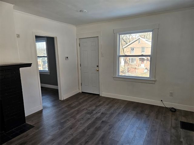 2072 Boggs Ave, Wilkinsburg, PA 15221