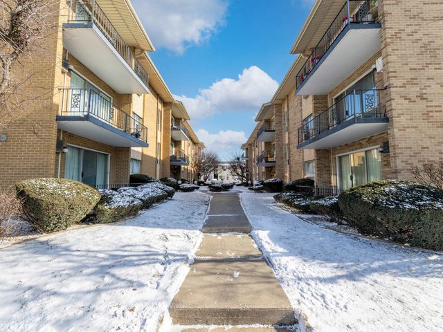 10117 S Cicero Avenue 206, Oak Lawn, IL 60453