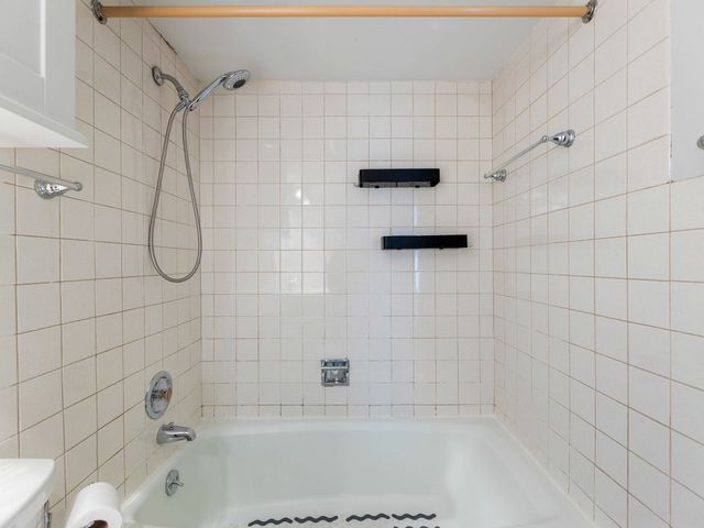 10117 S Cicero Avenue 206, Oak Lawn, IL 60453