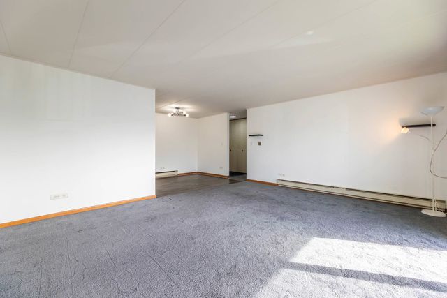 10117 S Cicero Avenue 206, Oak Lawn, IL 60453