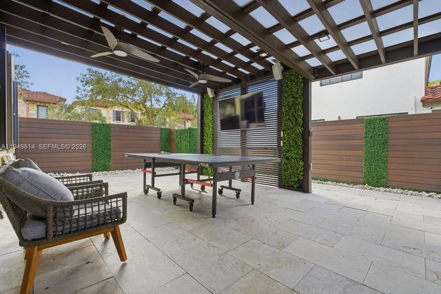 7026 NW 103rd Pl, Doral, FL 33178