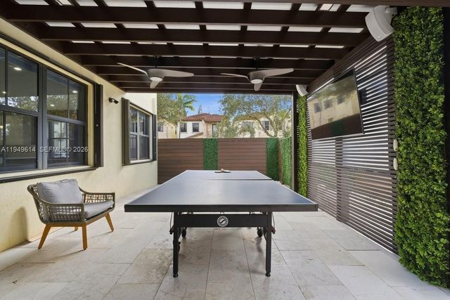 7026 NW 103rd Pl, Doral, FL 33178