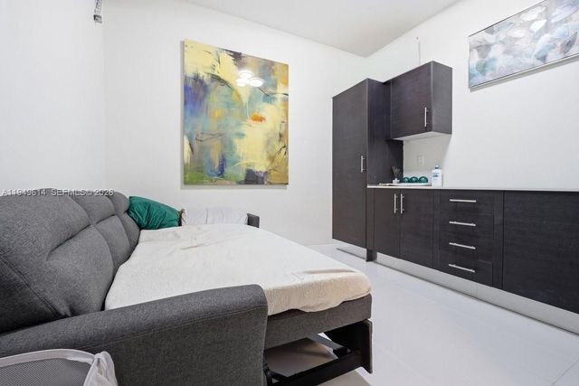 7026 NW 103rd Pl, Doral, FL 33178