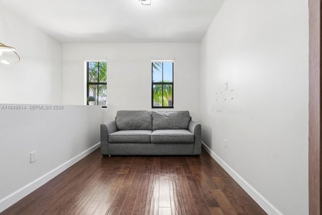 7026 NW 103rd Pl, Doral, FL 33178