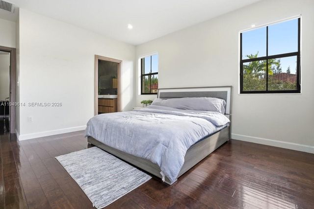 7026 NW 103rd Pl, Doral, FL 33178