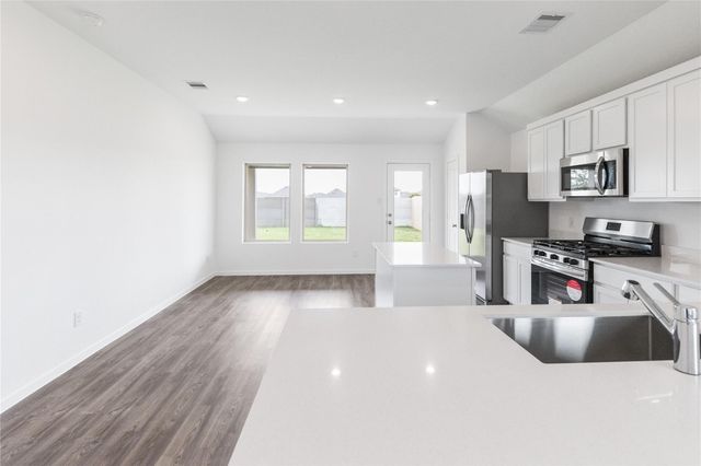 4706 Jasmine Heather Lane, Baytown, TX 77521