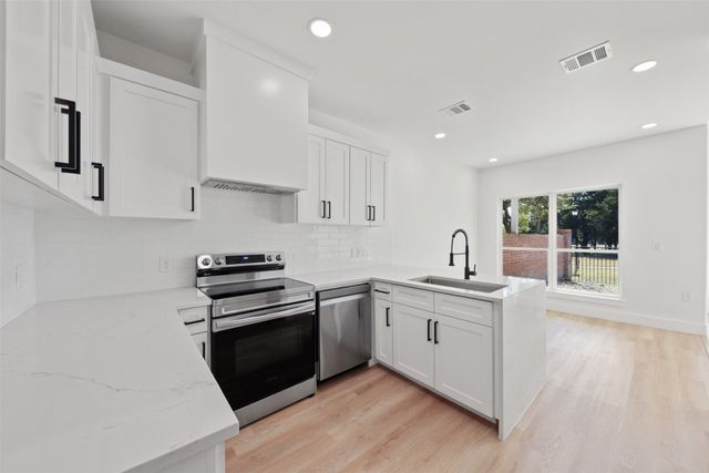 1412 Crosspointe Street, Duncanville, TX 75137