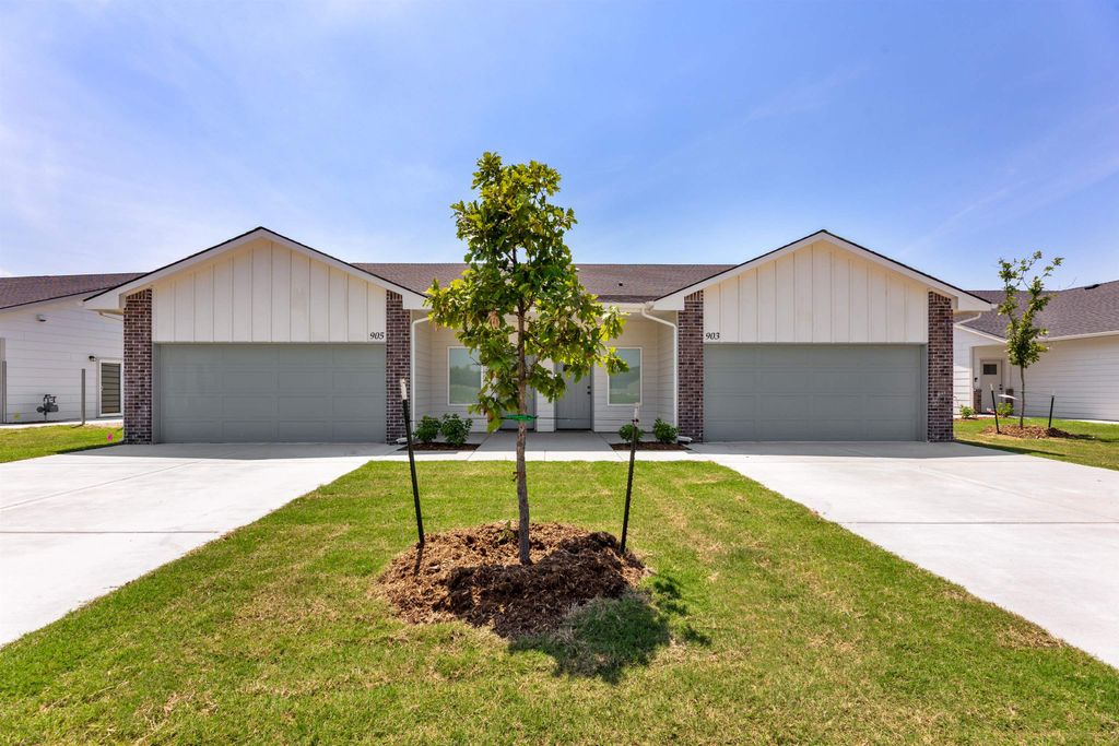 915 S Blaine St, Newton, KS 67114