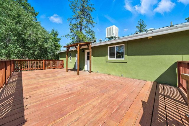 14058 Windfall Drive, Redding, CA 96003