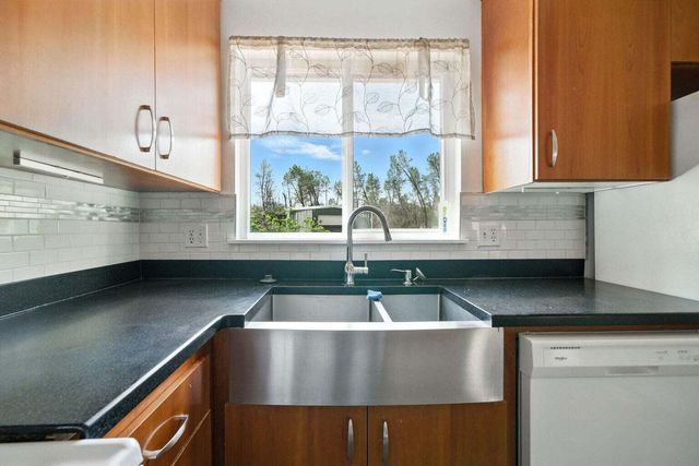 14058 Windfall Drive, Redding, CA 96003