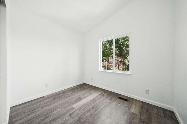 14058 Windfall Drive, Redding, CA 96003