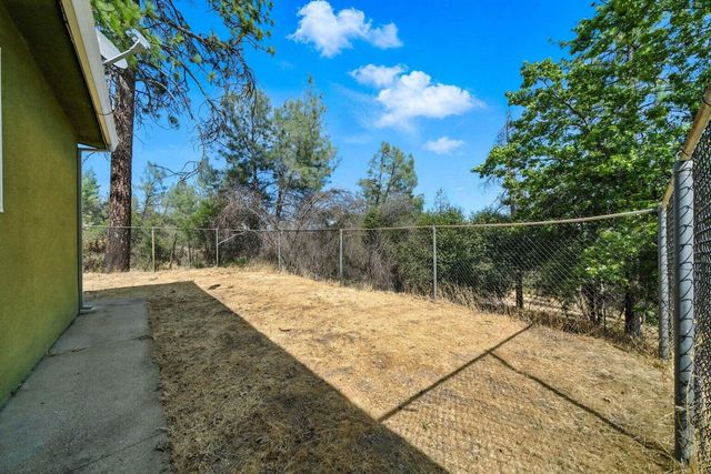 14058 Windfall Drive, Redding, CA 96003