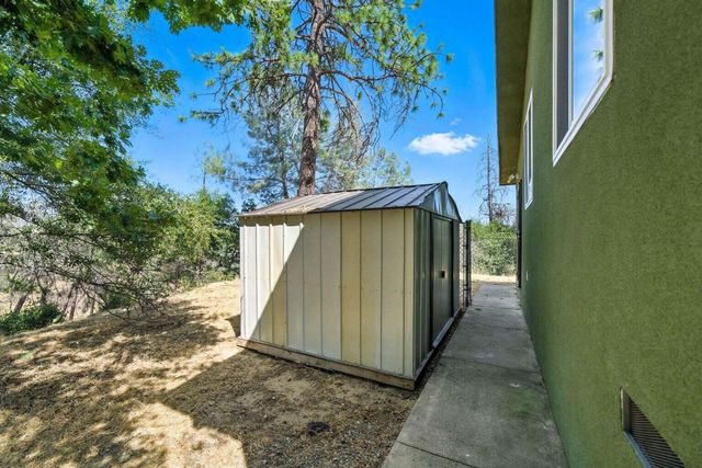 14058 Windfall Drive, Redding, CA 96003