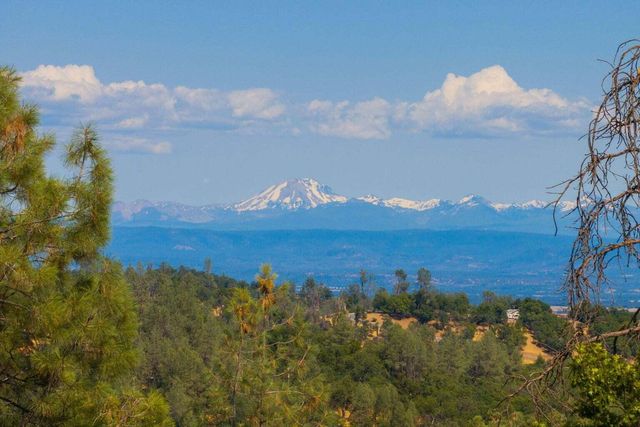 14058 Windfall Drive, Redding, CA 96003