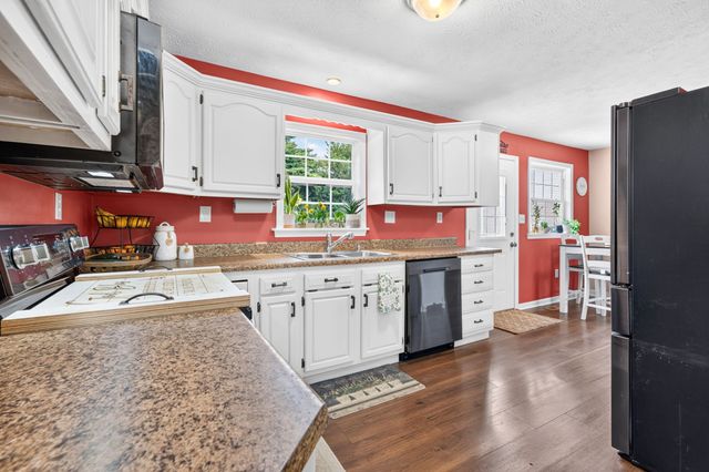183 Justice St, Crossville, TN 38555