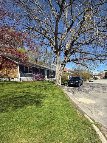430 Water Street, Warren, RI 02885