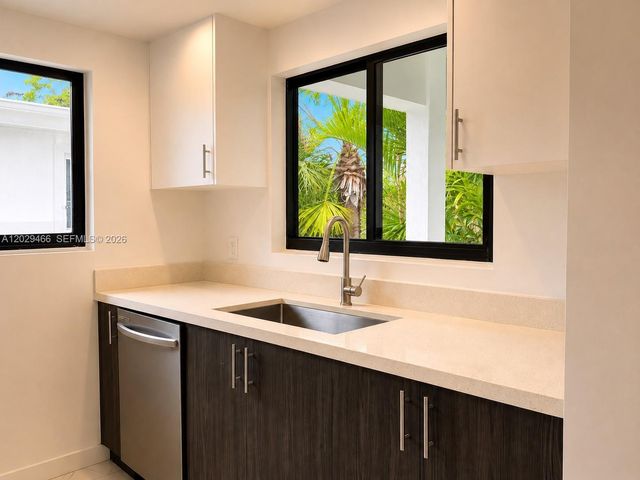 1155 102nd St 10, Bay Harbor Islands, FL 33154