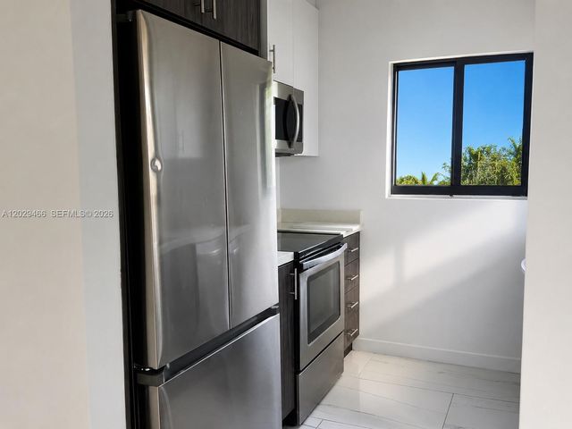 1155 102nd St 10, Bay Harbor Islands, FL 33154