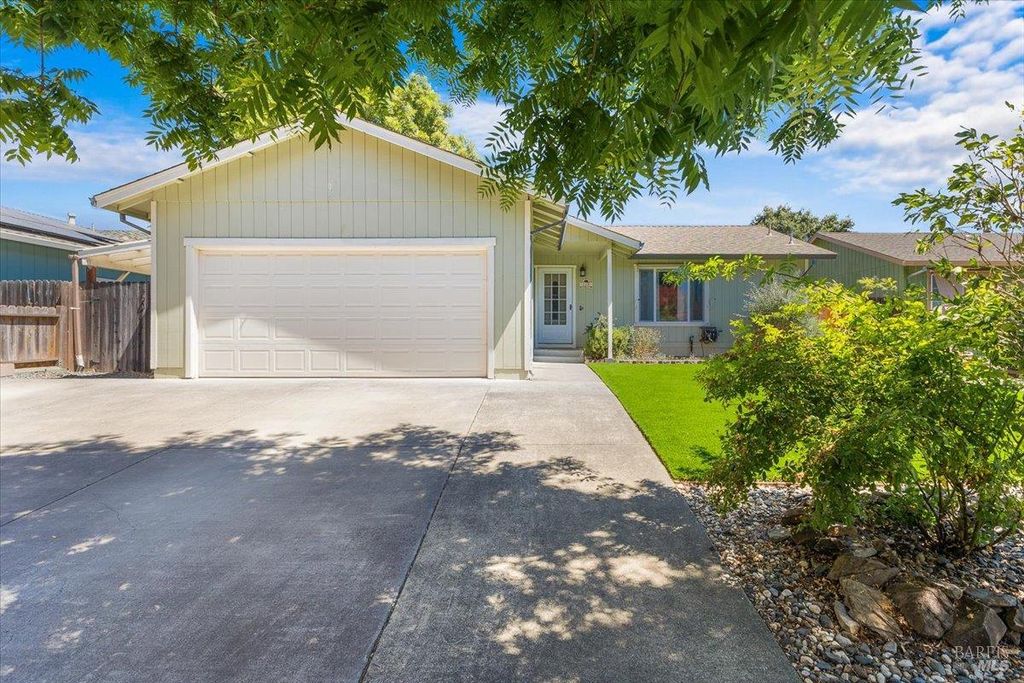 1128 Pippin Cir, Santa Rosa, CA 95407