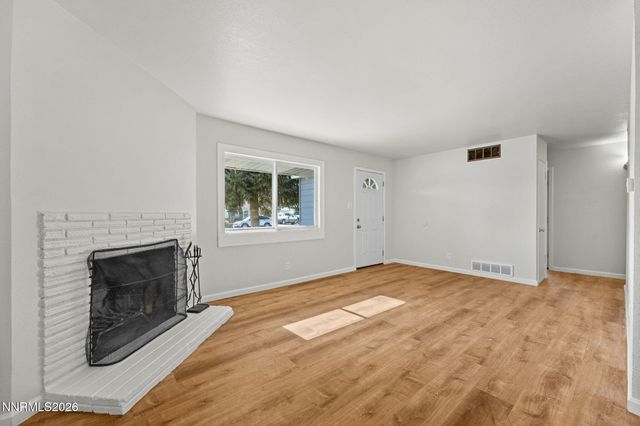 14 E Greenbrae Drive, Sparks, NV 89431