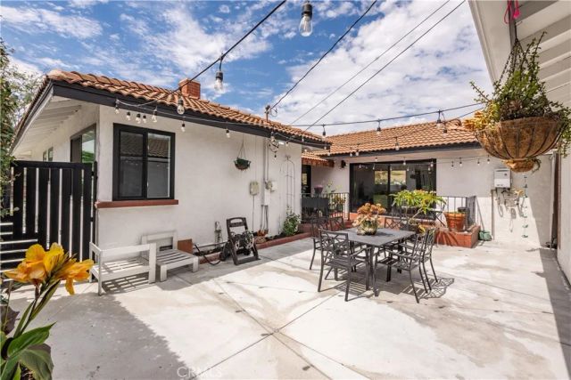 1980 Vuelta Grande, Long Beach, CA 90815