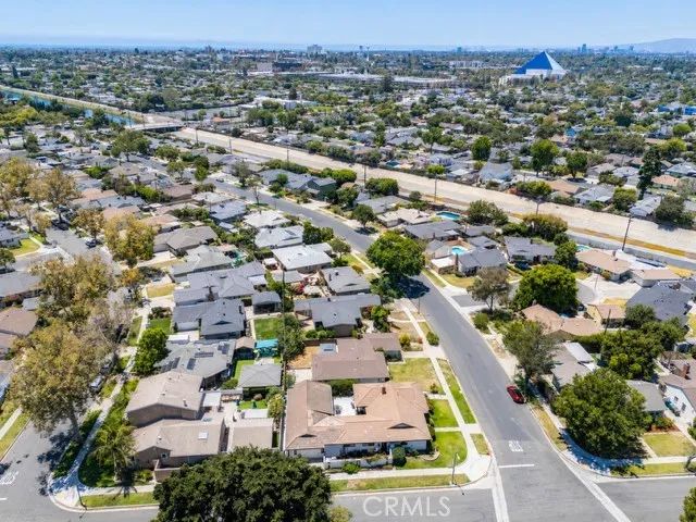 1980 Vuelta Grande, Long Beach, CA 90815