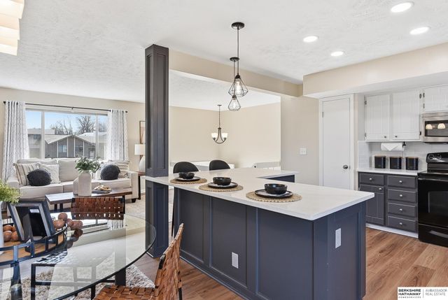 13810 X Circle, Omaha, NE 68137