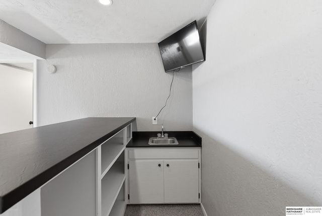 13810 X Circle, Omaha, NE 68137