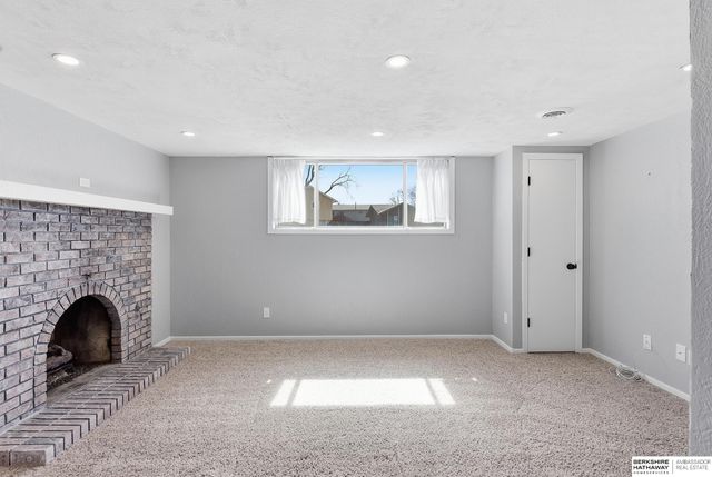 13810 X Circle, Omaha, NE 68137