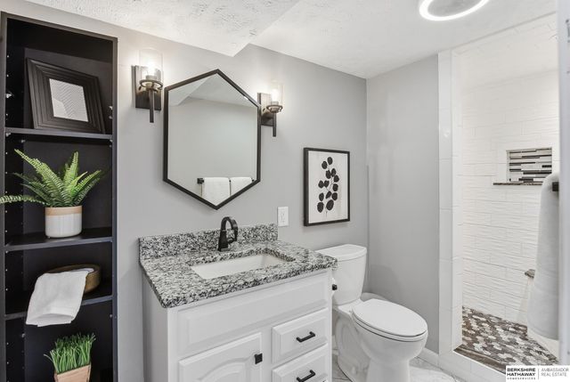 13810 X Circle, Omaha, NE 68137