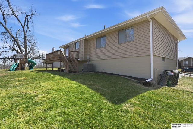 13810 X Circle, Omaha, NE 68137