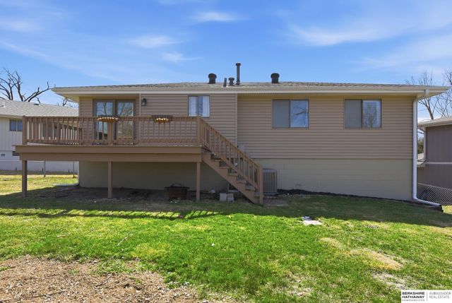 13810 X Circle, Omaha, NE 68137