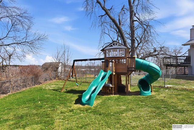 13810 X Circle, Omaha, NE 68137