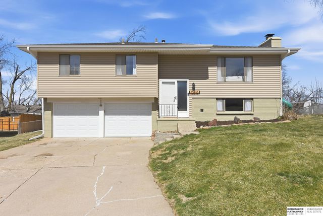 13810 X Circle, Omaha, NE 68137