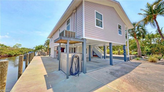 8161 Moyer LN, Bokeelia, FL 33922