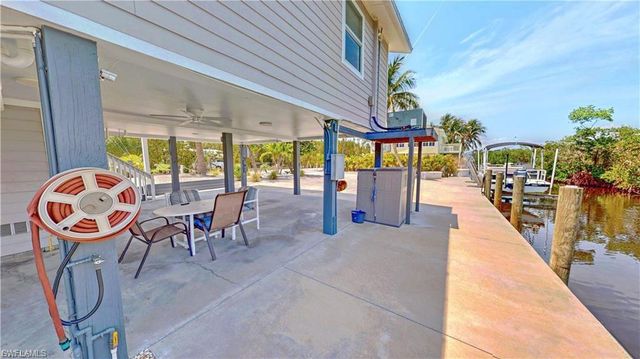 8161 Moyer LN, Bokeelia, FL 33922