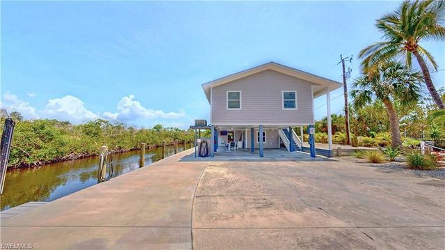 8161 Moyer LN, Bokeelia, FL 33922