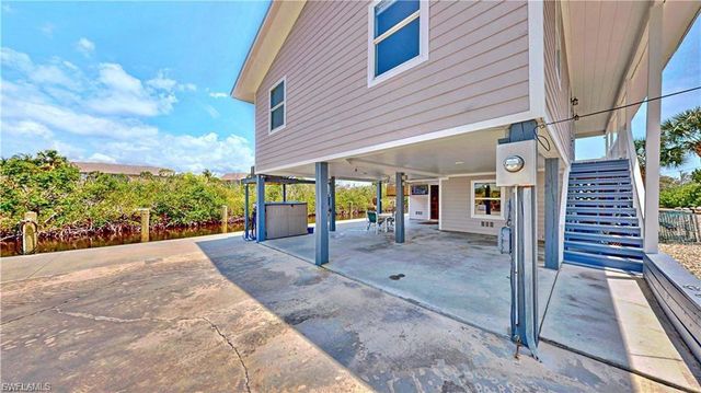 8161 Moyer LN, Bokeelia, FL 33922