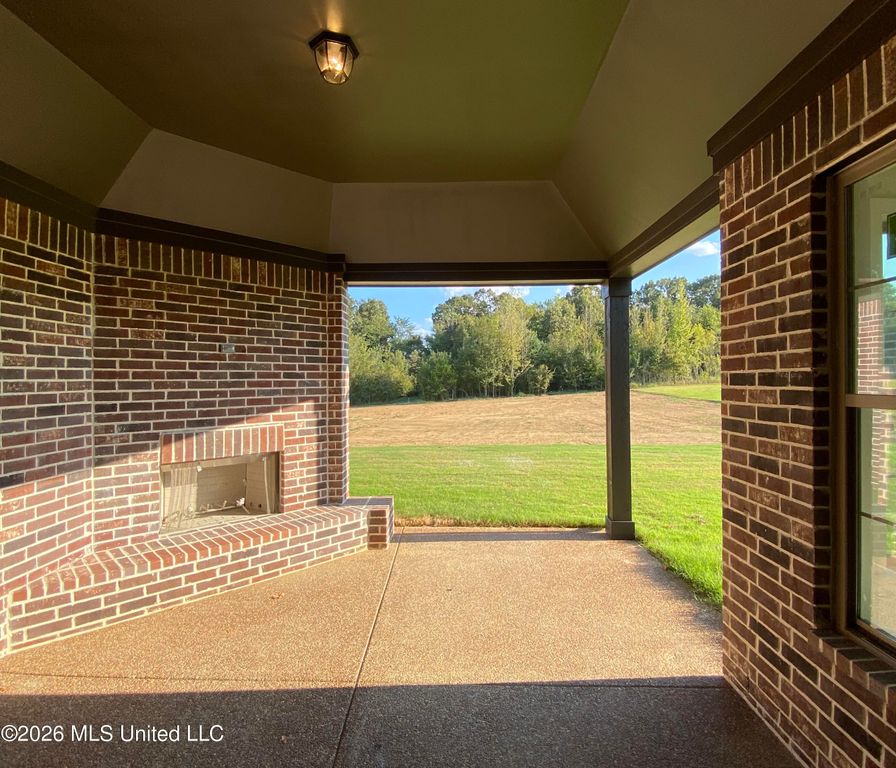 321 Cedar Crest Cove, Byhalia, MS 38611 — photo 3