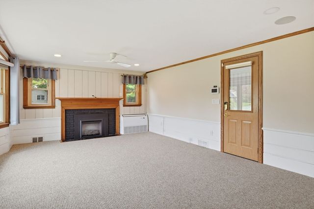 107 Viscount Rd, Longmeadow, MA 01106