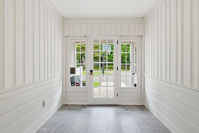 107 Viscount Rd, Longmeadow, MA 01106