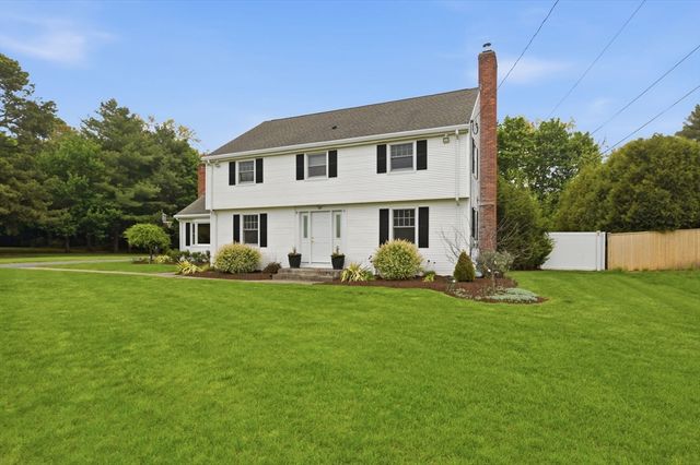 107 Viscount Rd, Longmeadow, MA 01106