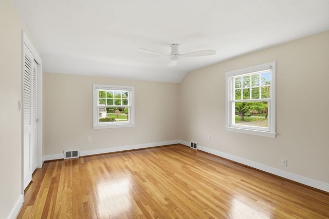 107 Viscount Rd, Longmeadow, MA 01106