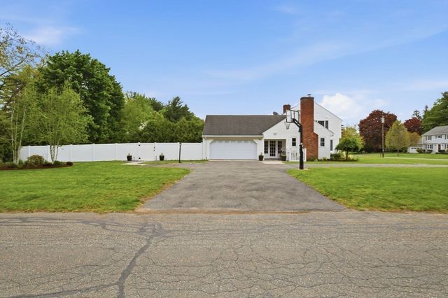 107 Viscount Rd, Longmeadow, MA 01106
