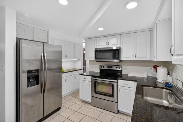 3214 HUNTINGTON ROAD, Holiday, FL 34691