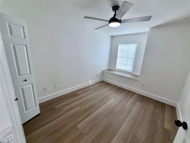 1042 BALLYSHANNON PARKWAY, Orlando, FL 32828