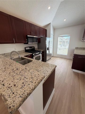 1042 BALLYSHANNON PARKWAY, Orlando, FL 32828