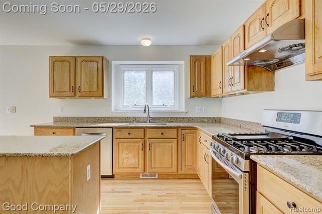 3526 Inverness Drive, Rochester, MI 48306