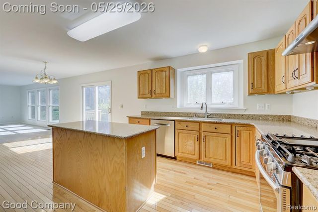3526 Inverness Drive, Rochester, MI 48306