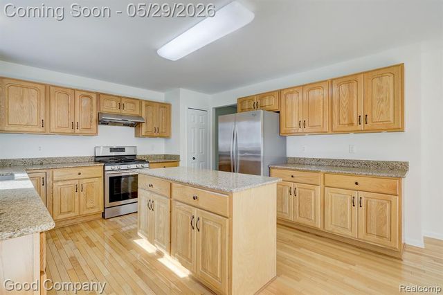 3526 Inverness Drive, Rochester, MI 48306